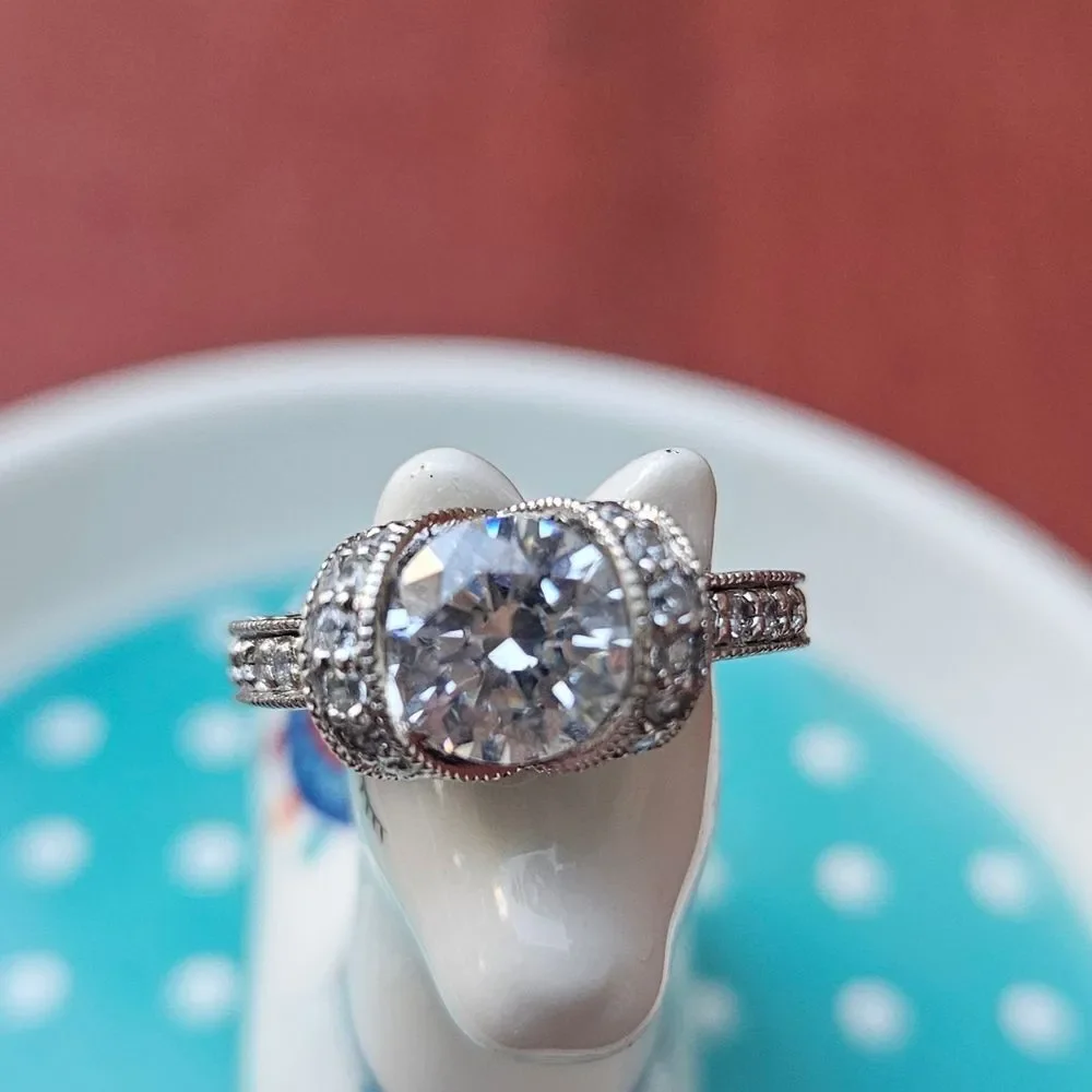 Elegant Silver Ring